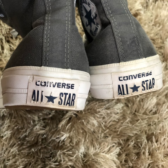 Converse Chuck Taylor unisex high top. - Picture 3 of 5